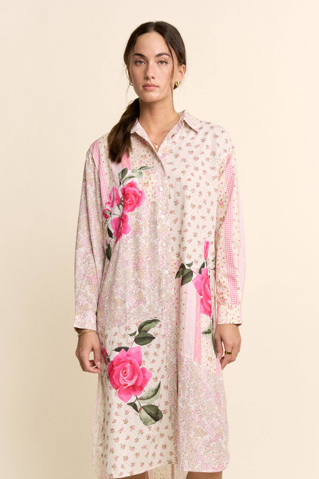 DT60071-PRINTED FLOWER PATCHED MAXI DUSTER SHIRT TOP: IVORY PINK MULTI / M