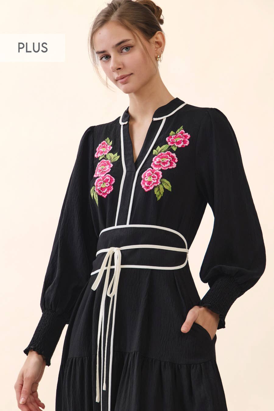Plus Floral Embroidered Midi Dress: BLACK / 1XL