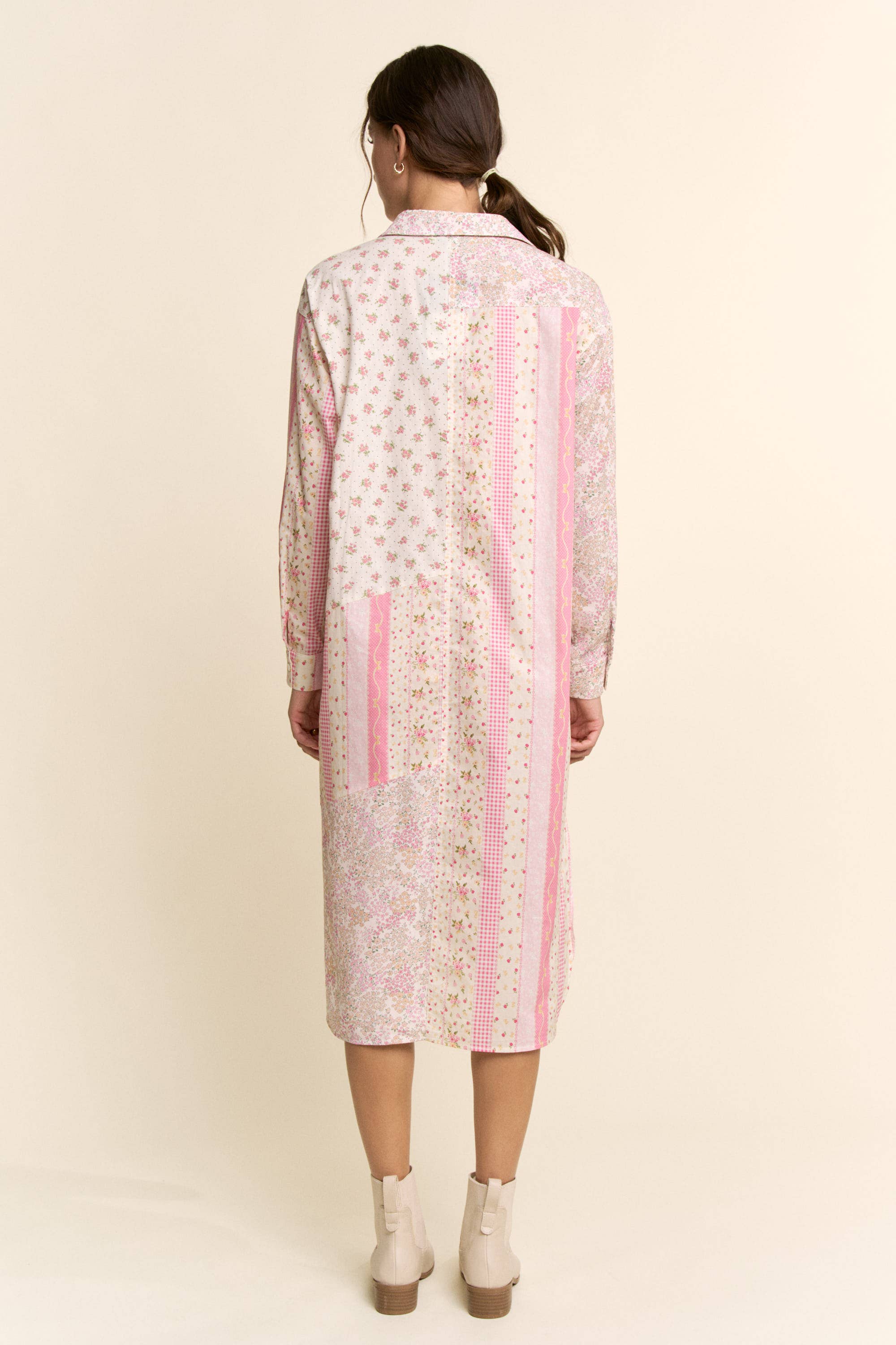 DT60071-PRINTED FLOWER PATCHED MAXI DUSTER SHIRT TOP: IVORY PINK MULTI / M