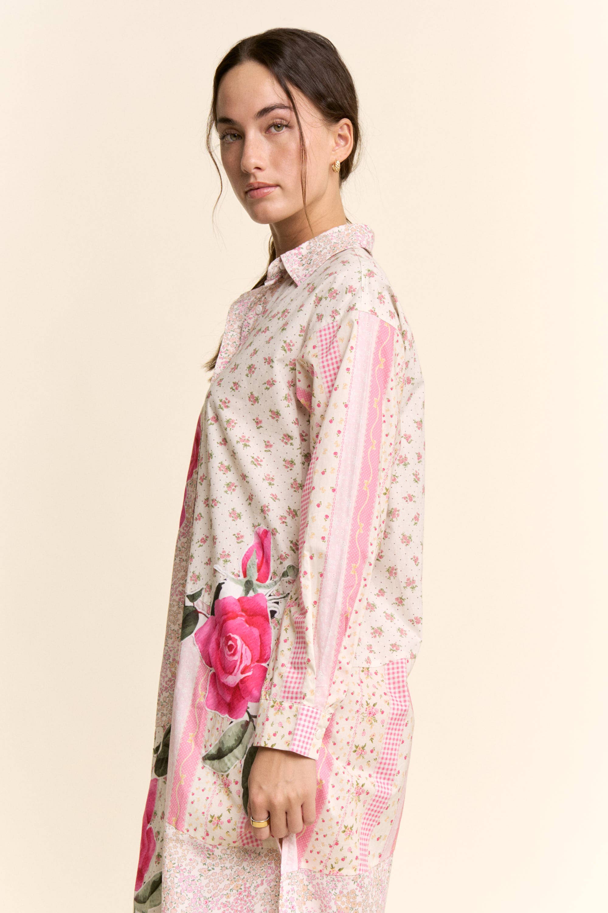 PT60071-PLUS PRINTED FLOWER PATCHED MAXI DUSTER SHIRT TOP: IVORY PINK MULTI / 1XL