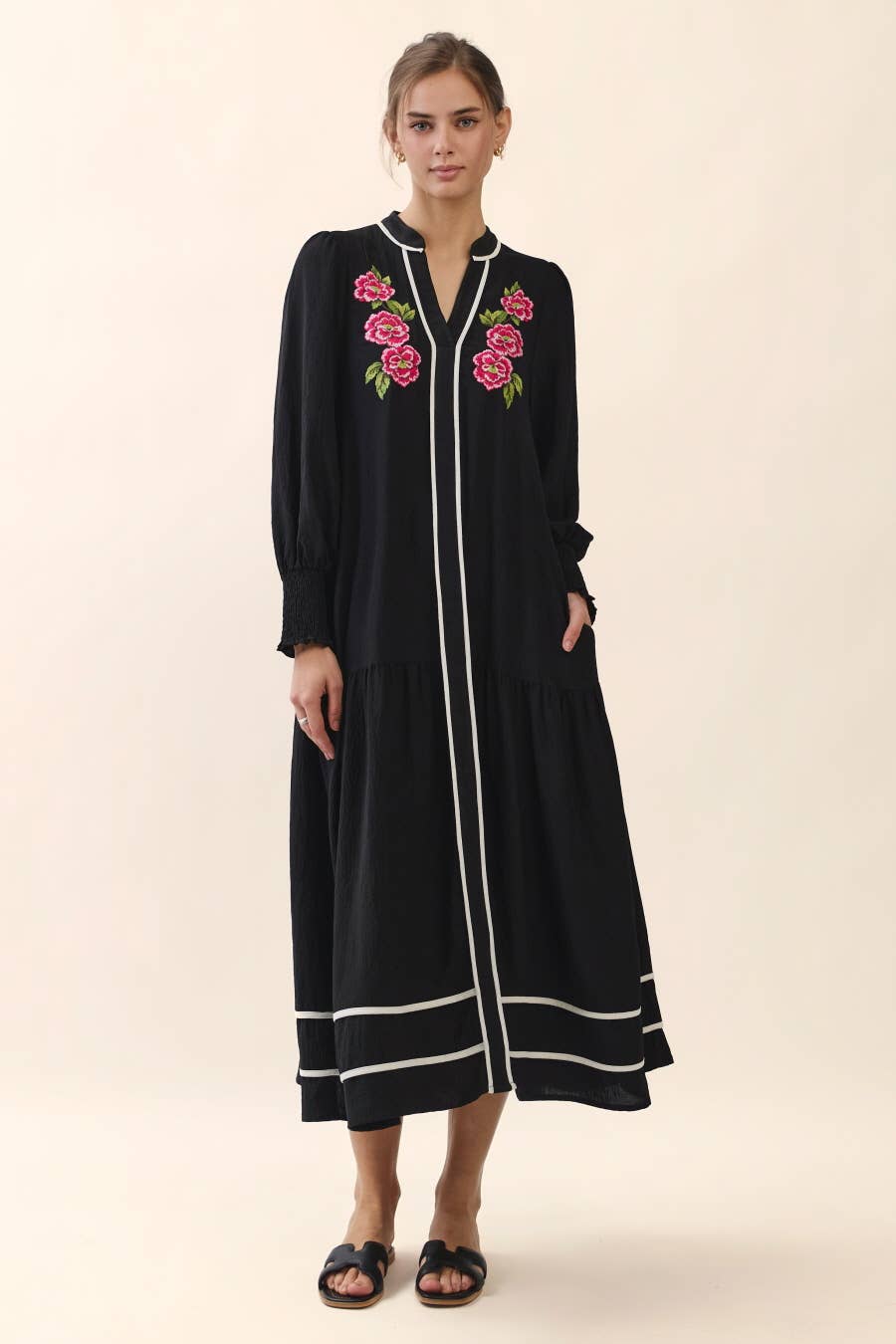 Floral Embroidered Midi Dress: BLACK / M