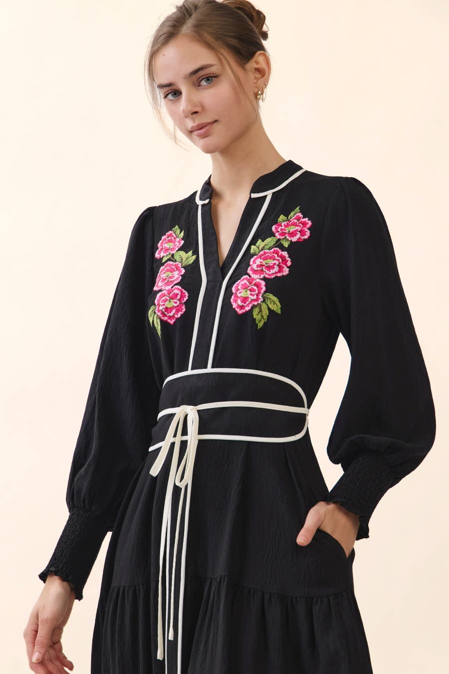 Floral Embroidered Midi Dress: BLACK / L