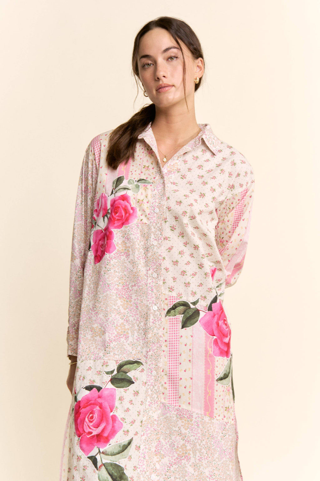 DT60071-PRINTED FLOWER PATCHED MAXI DUSTER SHIRT TOP: IVORY PINK MULTI / M